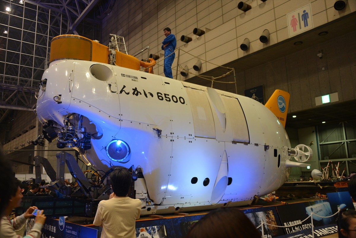 ニコニコ超会議3に行ってみたフォト特集！コンパニオン・ふなっしー・進撃の巨人まで