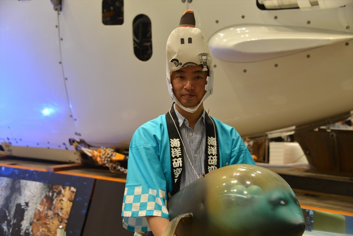 ニコニコ超会議3に行ってみたフォト特集！コンパニオン・ふなっしー・進撃の巨人まで