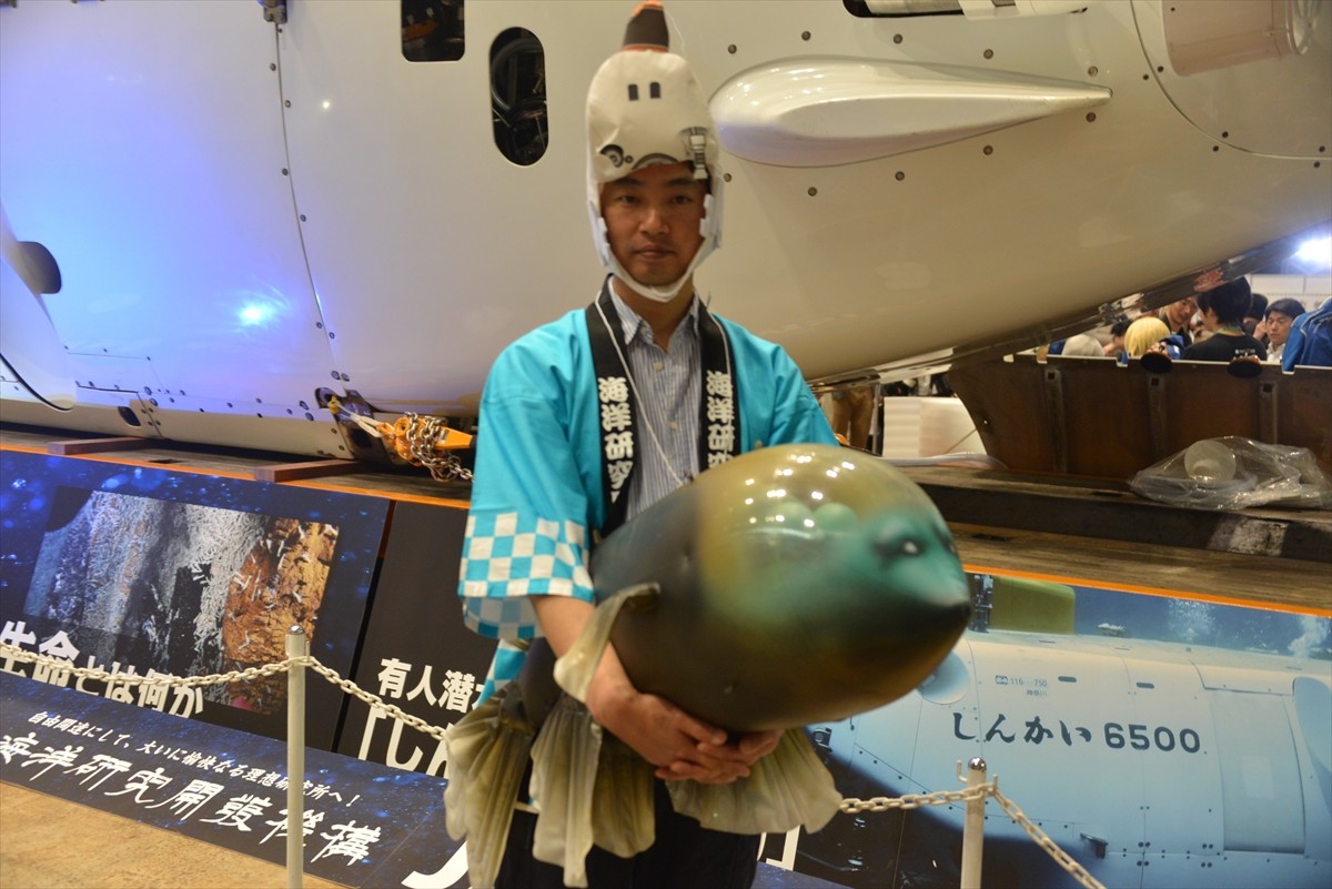 ニコニコ超会議3に行ってみたフォト特集！コンパニオン・ふなっしー・進撃の巨人まで