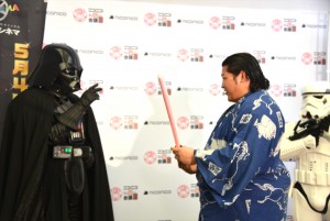 『スター・ウォーズ』ダース・ベイダーが遠藤関を激励！
