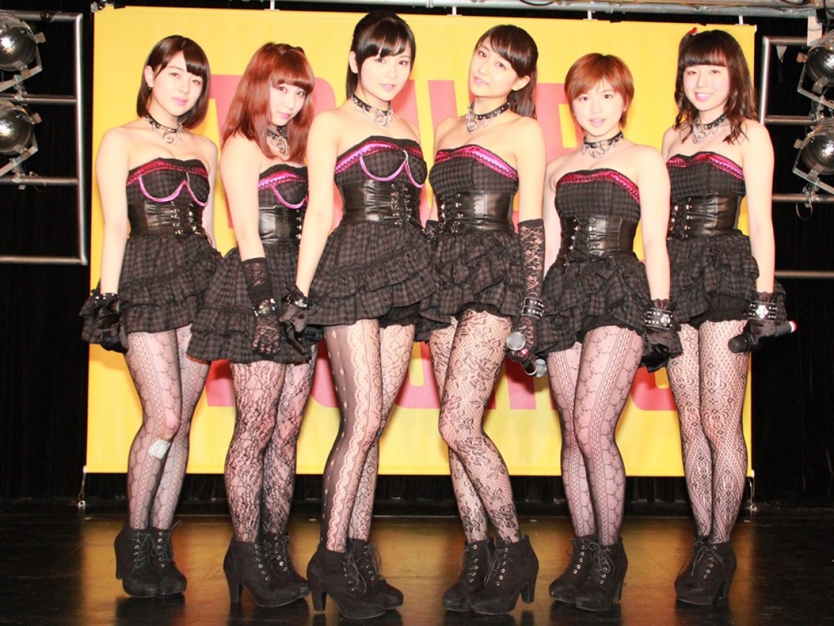 スマイレージ、初の網タイツ姿でセクシー衣装に挑戦!
