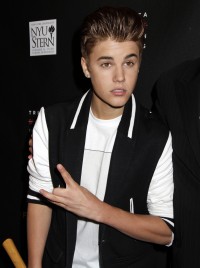 写真を撮っていた女性の携帯を奪おうとしてトラブル!?