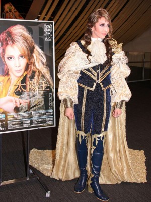 柚希礼音、宝塚星組公演『太陽王　～ル・ロワ・ソレイユ～』インタビューに出席