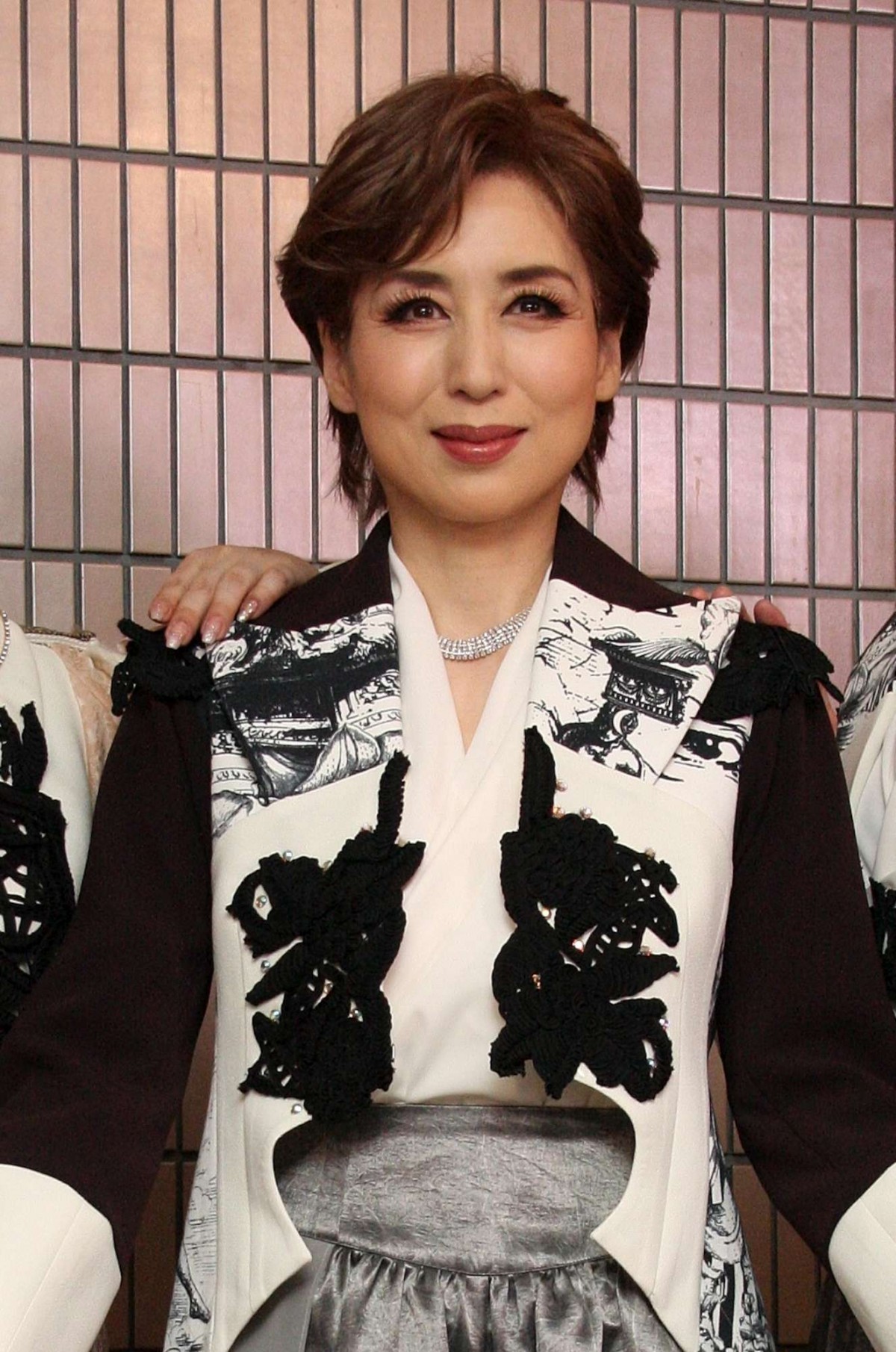 宝塚歌劇100周年記念公演、遂に開幕！杜けあき「宝塚って本当にすごい」