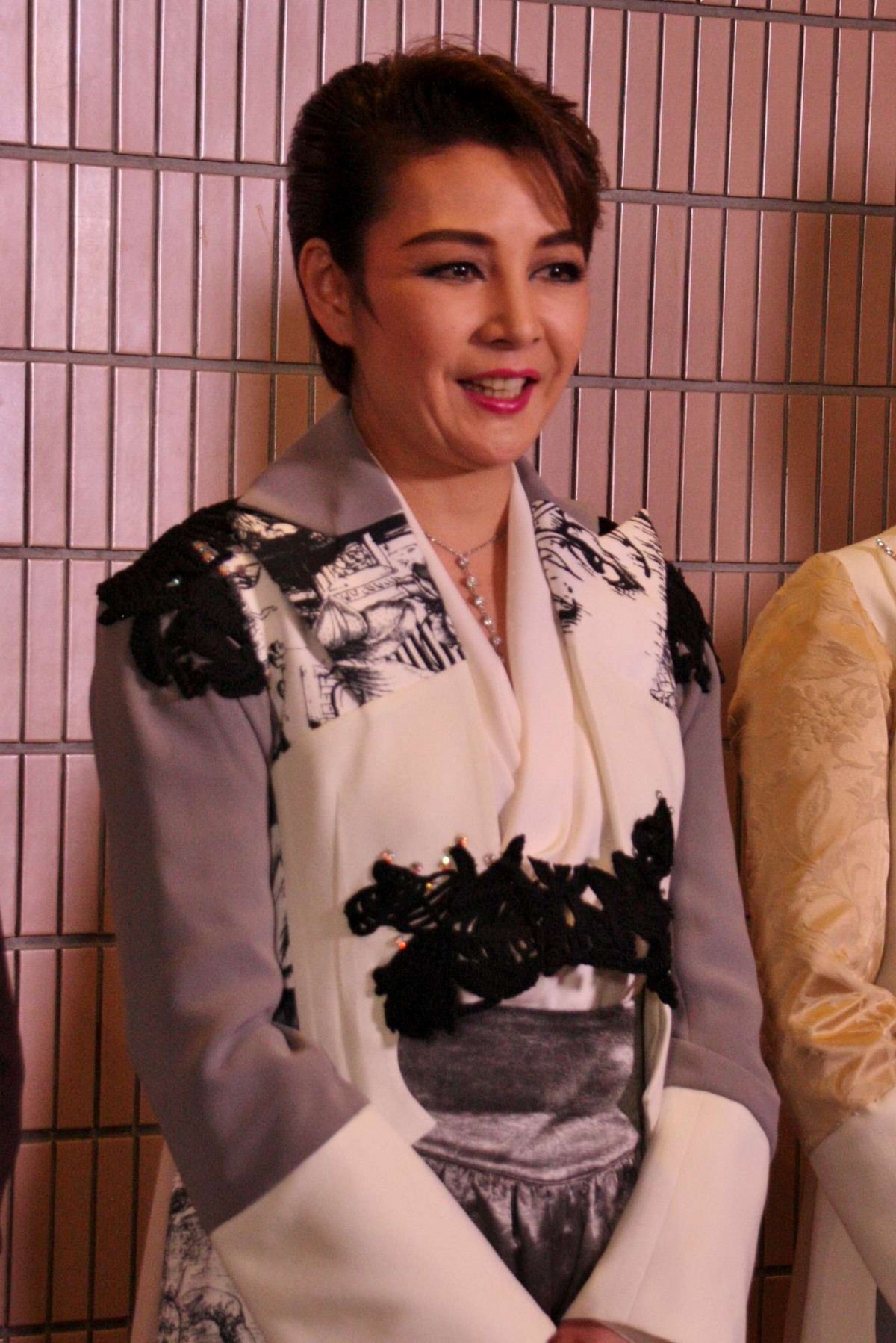 宝塚歌劇100周年記念公演、遂に開幕！杜けあき「宝塚って本当にすごい」