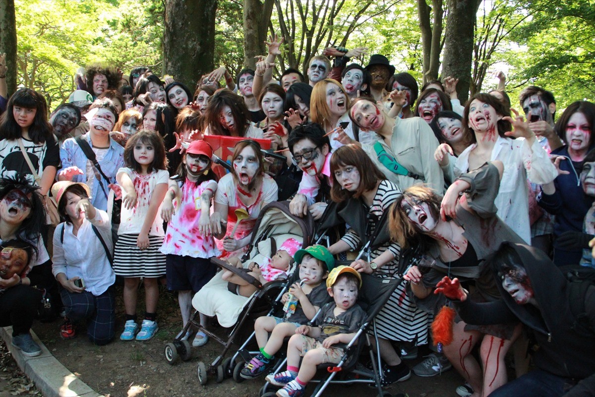 「人間を襲わない！」代々木公園で開催されたゾンビウォーキングに行ってきた