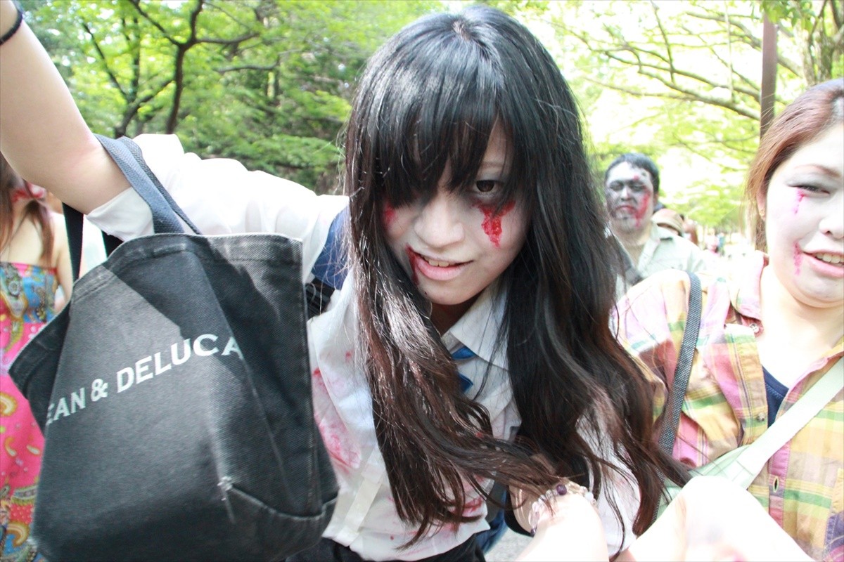 「人間を襲わない！」代々木公園で開催されたゾンビウォーキングに行ってきた