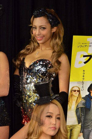 『ブリングリング』ブルーレイ＆DVD応援団就任イベントに登場したCYBERJAPAN DANCERS