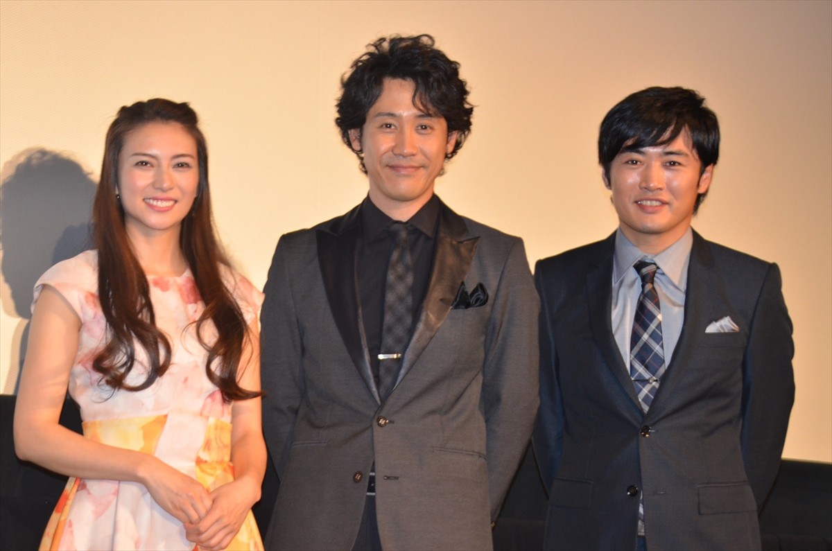 柴咲コウ、まさかの号泣!? 劇団ひとりの十八番“泣き芸”で出演作を絶賛！