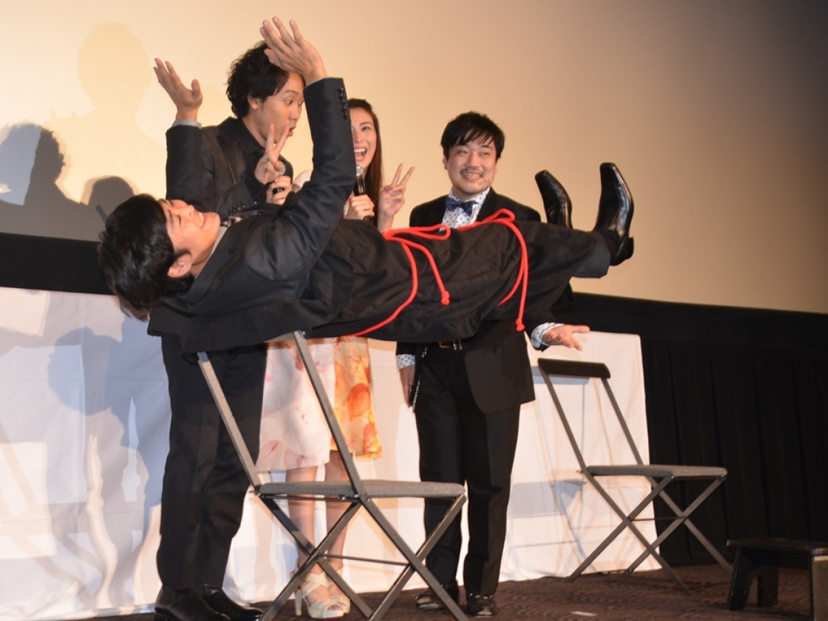柴咲コウ、まさかの号泣!? 劇団ひとりの十八番“泣き芸”で出演作を絶賛！