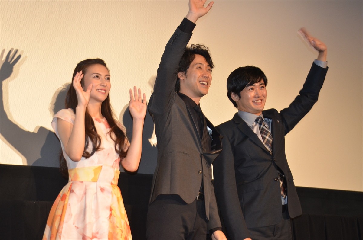 柴咲コウ、まさかの号泣!? 劇団ひとりの十八番“泣き芸”で出演作を絶賛！