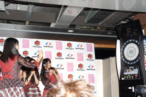 「DARTSLIVE×AKB48」プロジェクト記者発表会の様子