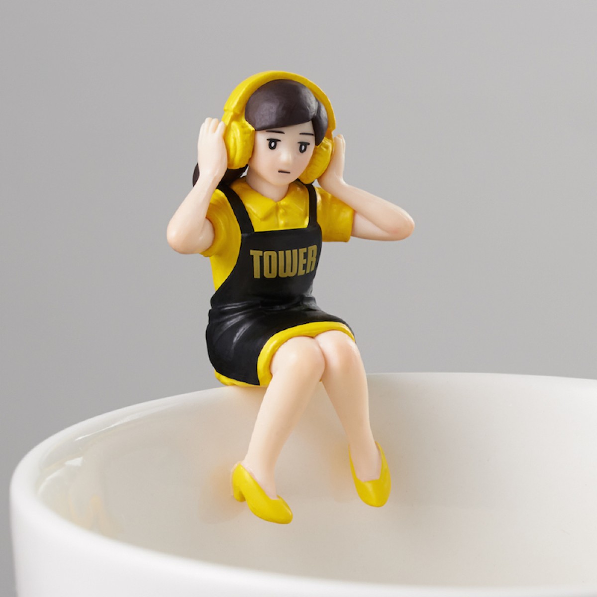 モー娘。がフチ子に変身？「コップのフチ子」まさかのコラボ企画スタート