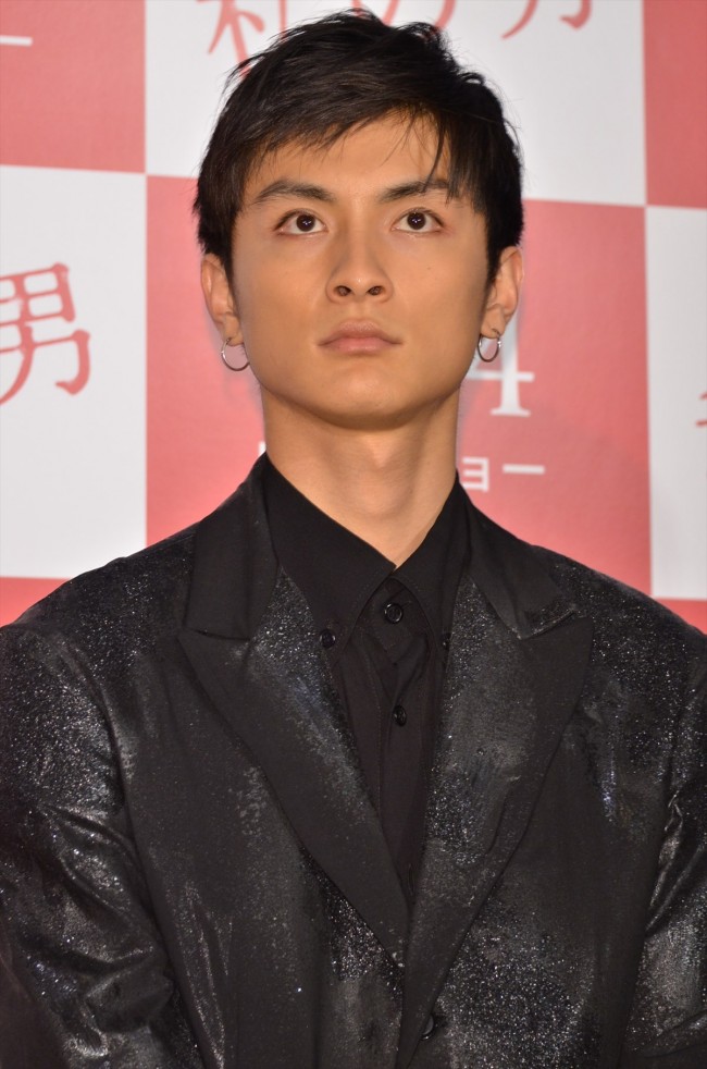 『私の男』完成披露試写会に出席した高良健吾