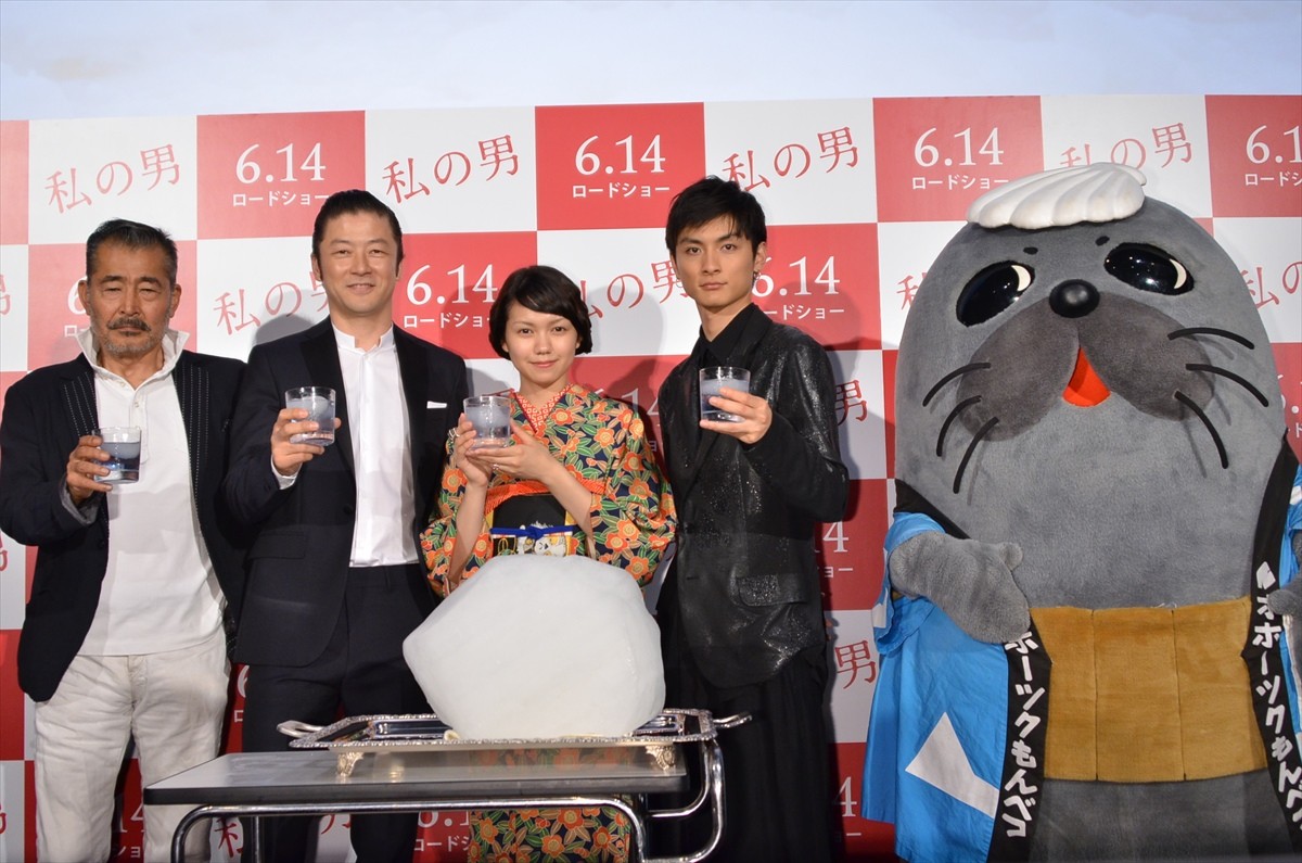 浅野忠信、自身を「凄く真面目で、人の手本になるような生き方」と分析