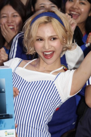 『PlayStation4×2014 FIFA World Cup Brazil Limited Pack』発売記念イベントに登場した水沢アリー