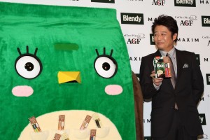 「ふくろぅのママ」お披露目PRイベントに出席したふくろぅのママ、坂上忍