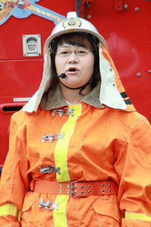 『プレーンズ2 / ファイアー＆レスキュー』レスキュー入隊イベントに出席した近藤春菜（ハリセンボン）