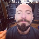 ヒュー・ジャックマン、突如スキンヘッドに！そのワケとは…