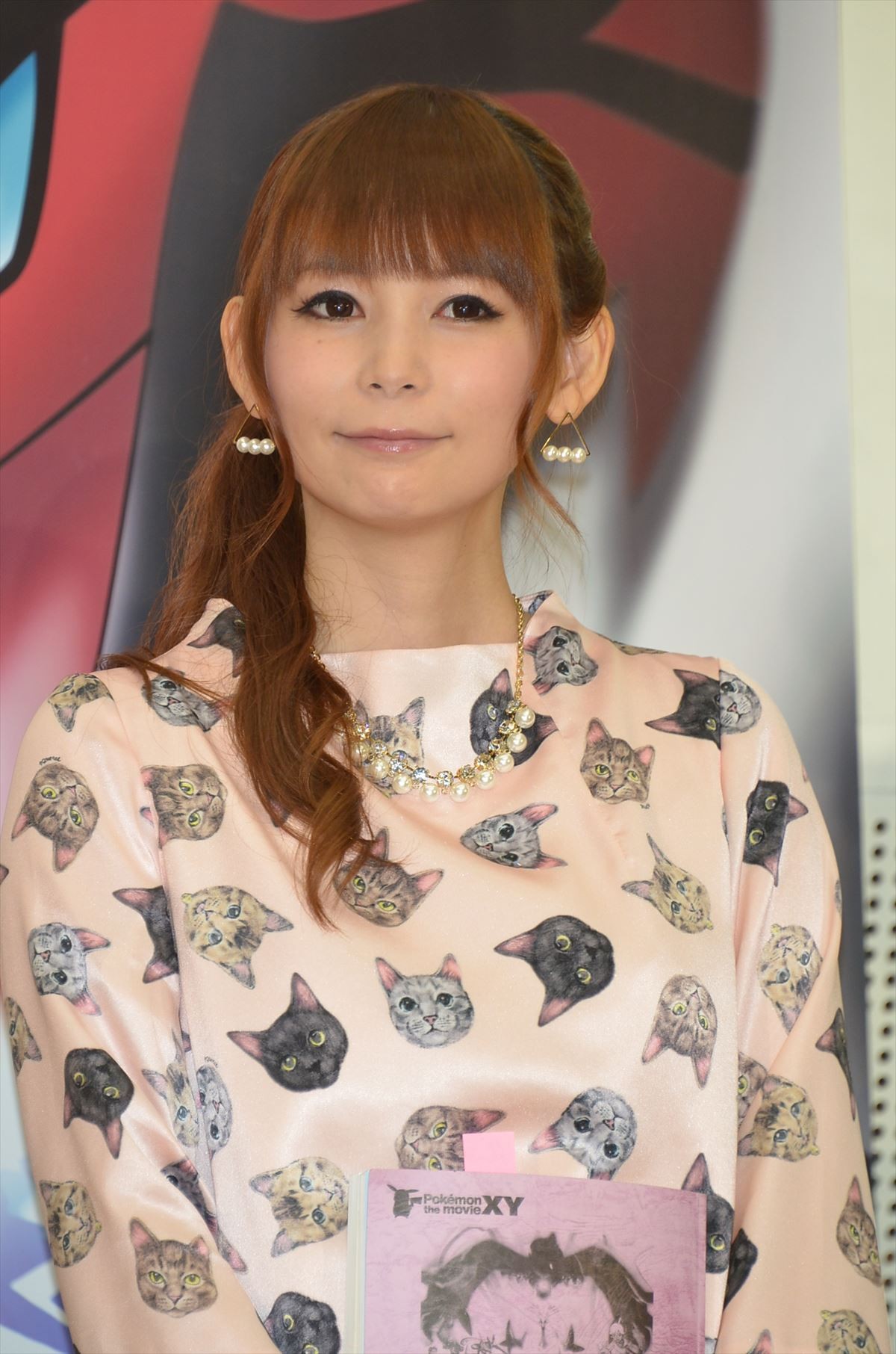 総選挙1位の渡辺麻友が赤面、『ポケモン』監督から「さすが1番の声」と絶賛