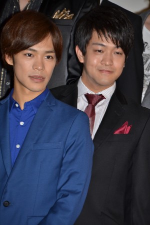 『聖闘士星矢　LEGEND of SANCTUARY』完成披露会見・舞台あいさつに出席した小野賢章、石川界人