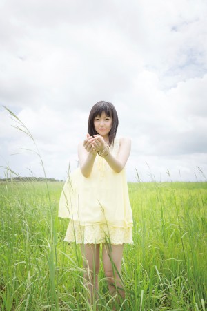 『白銀の意思 アルジェヴォルン』　EDテーマ「フェイス」を歌う三澤紗千香