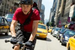 裸の人たちが自転車でマンチェスターを激走！　裸のサイクリングイベント開催