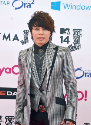 レッドカーペットにトップバッターで登場した、T.M.Revolution