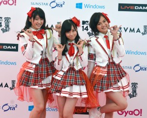 「MTV VMAJ 2014」レッドカーペットに登場した、Rev. from DVL