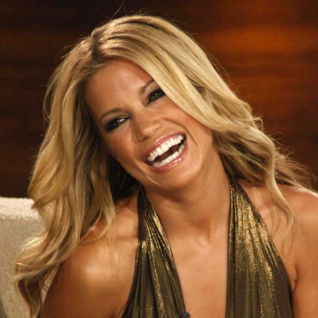 プロフィール用　Sylvie Van der Vaart シルヴィ・ファン・デル・ファールト