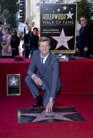 「ハリウッド・ウォーク・オブ・フェーム」への殿堂入りを果たしたサイモン・ベイカー