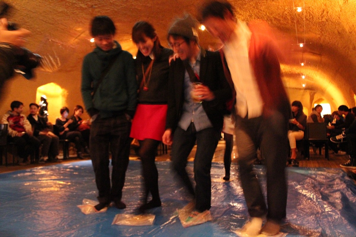 ダンスが駄目ならうどんを踏もう！　前代未聞の音楽イベント「テクノうどん」開催