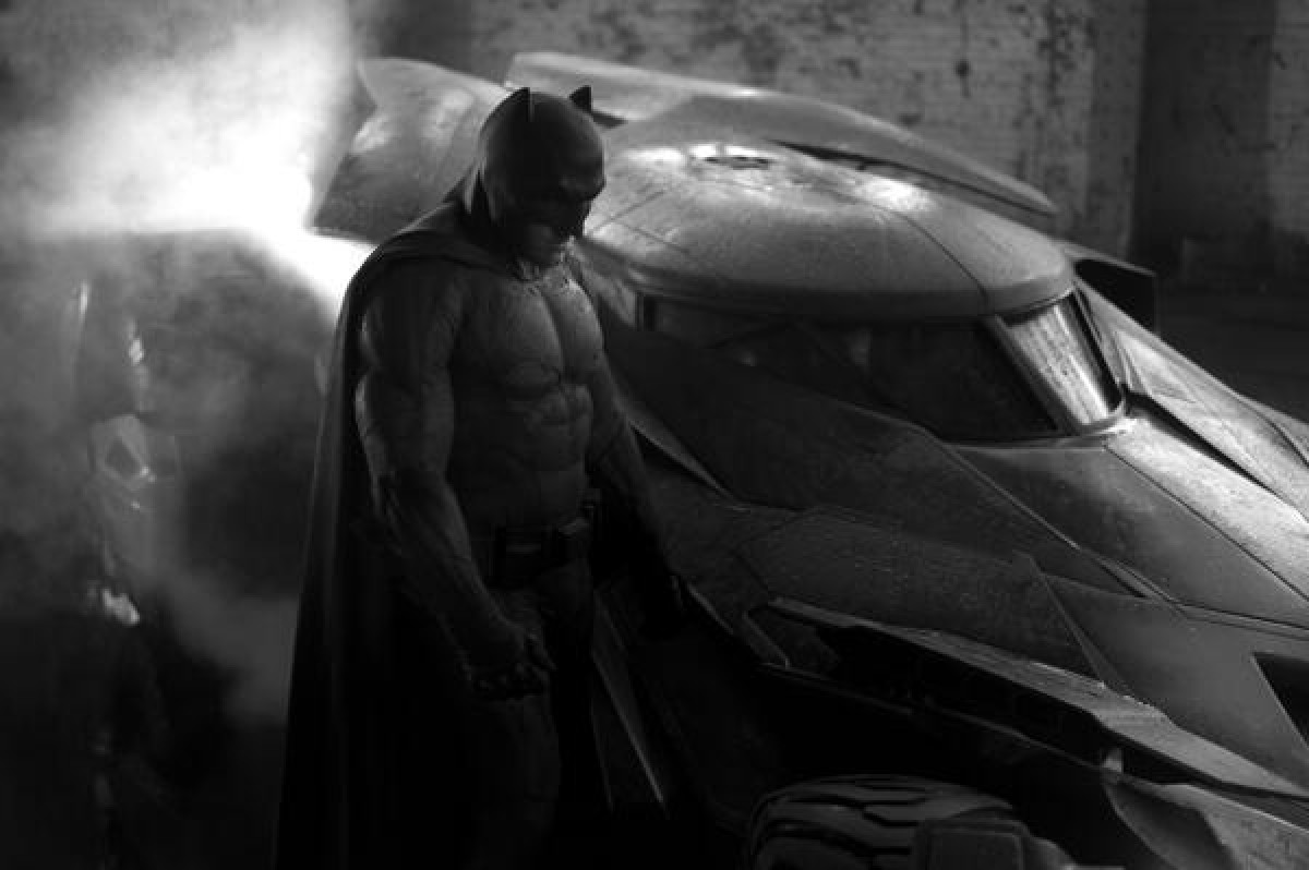 ベン・アフレック主演のバットマン単独映画が製作されるかも？（※写真は『Batman v Superman：Dawn of Justice（原題）』監督ザック・スナイダーのツイッターより）