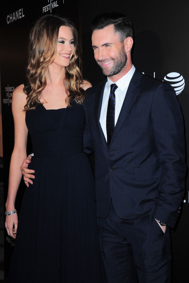 ベハティ・プリンスルー＆アダム・レヴィーン　Behati Prinsloo＆Adam Levine