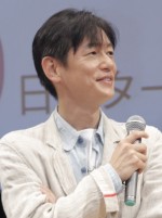 『同窓生 ～人は、三度、恋をする～』試写会で舞台挨拶を行った井浦新