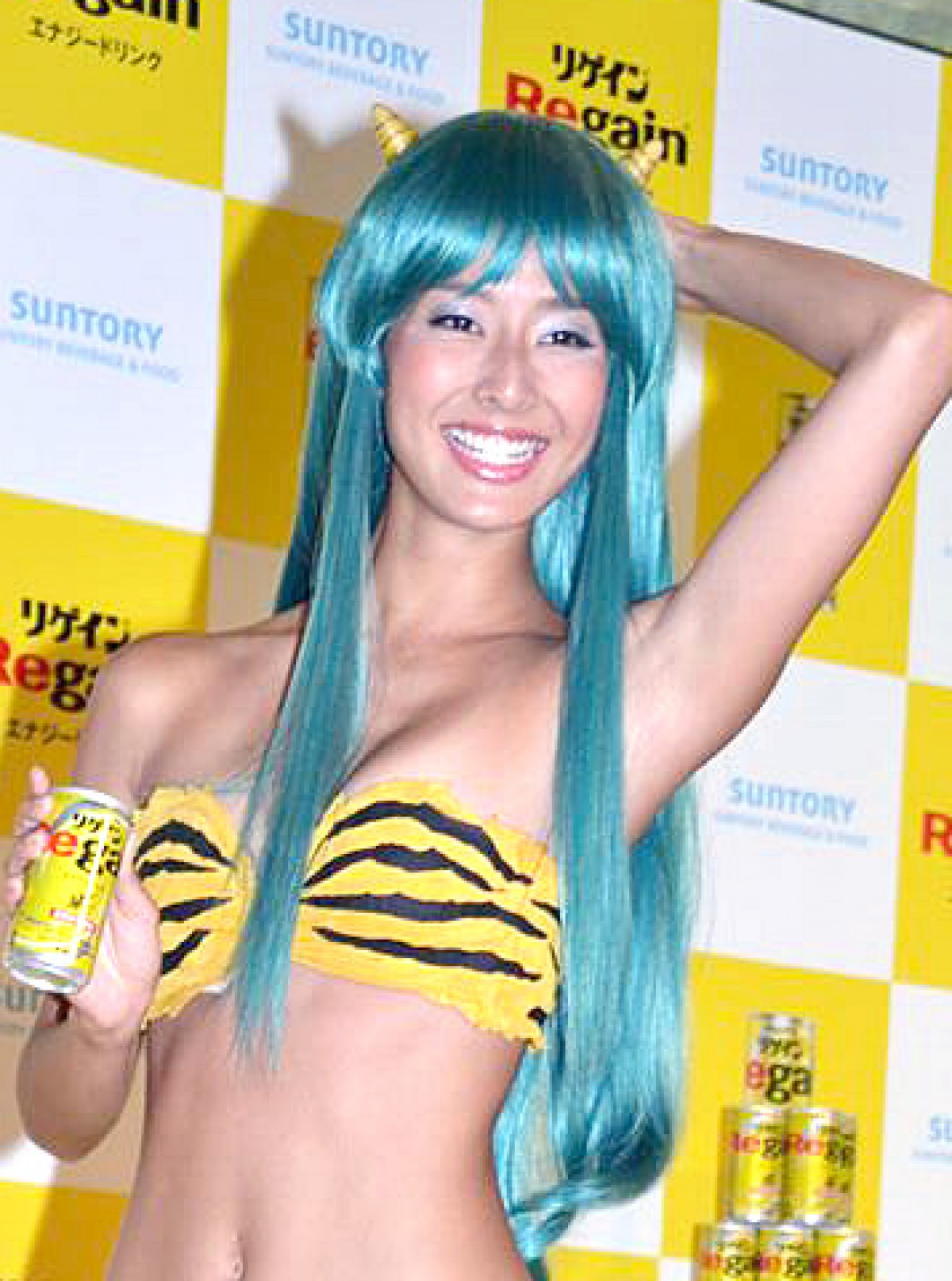 すみれがラムちゃんコスプレ披露！リゲインパワーで「元気だっちゃ！」