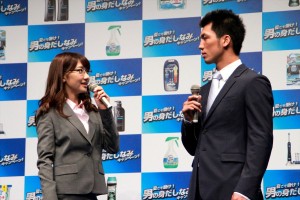 P＆Gの夏こそ磨け！「男の身だしなみ」キャンペーン記念イベントに出席した柏木由紀（AKB48）、村田諒太