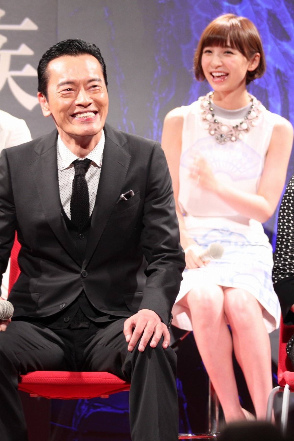 篠田麻里子 遠藤憲一からプレゼント攻撃 家族狩り 共演者はブーイング 14年7月2日 エンタメ ニュース クランクイン