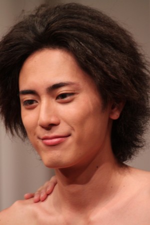 『水球ヤンキース』制作発表に登壇した間宮祥太朗