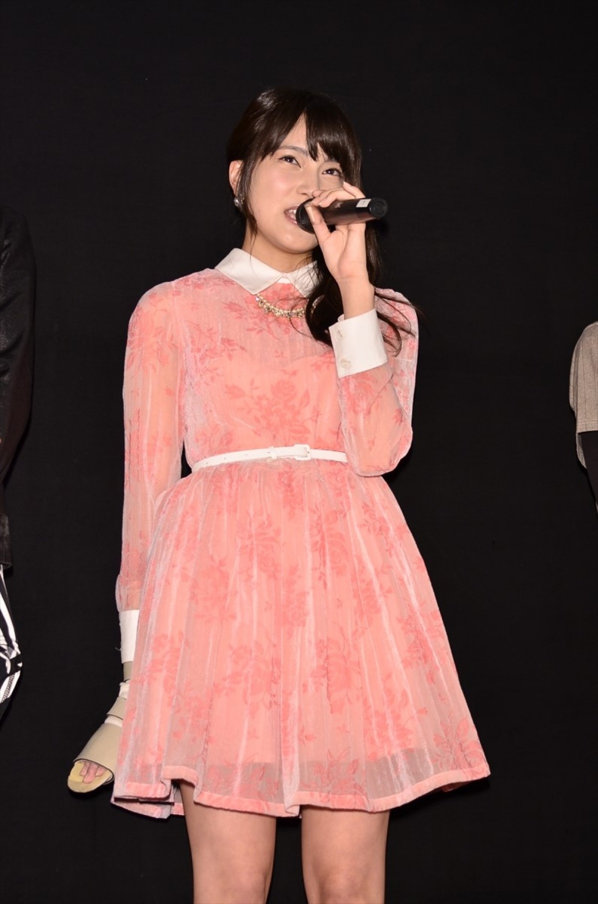 AKB入山杏奈、ギプス姿ながらも「この年の瀬に」とノリノリでボケ