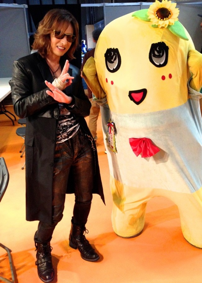 ＜ワーナーミュージック・ジャパンオフィシャル写真＞YOSHIKI、ふなっしー