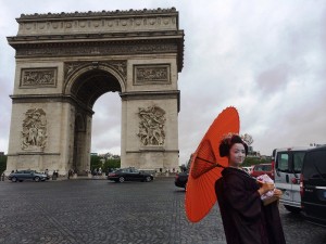 『舞妓はレディ』上白石萌音×凱旋門