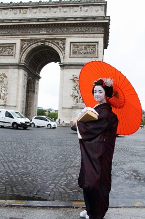 『舞妓はレディ』上白石萌音×凱旋門