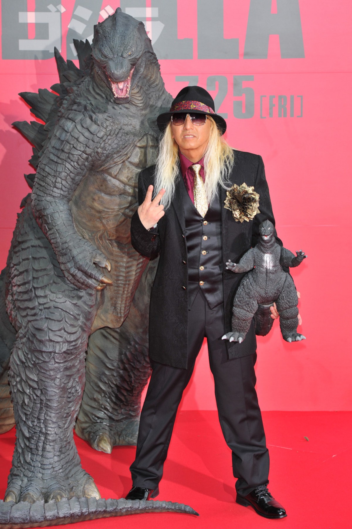 渡辺謙、ハリウッド版『ゴジラ』をアピール！ゴジラ松井からエール