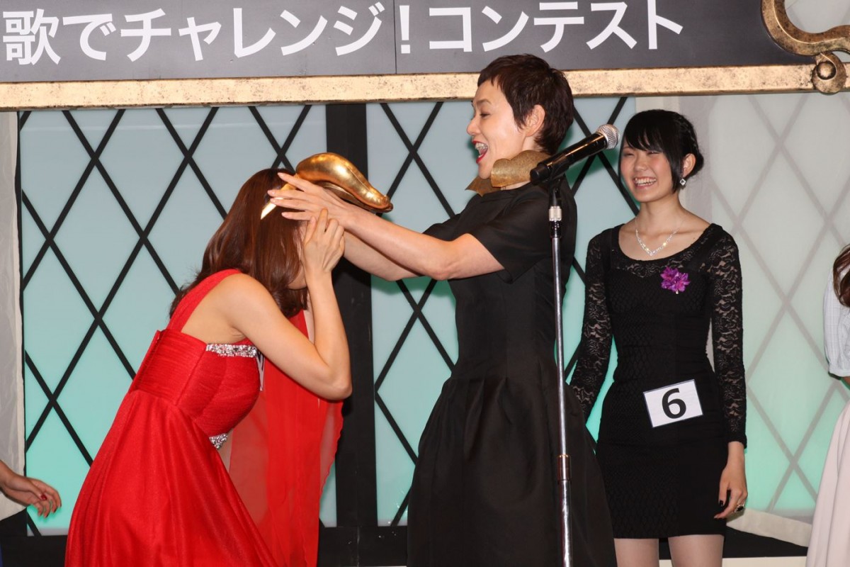 大竹しのぶ、映画『マレフィセント』主題歌で紅白を狙う!? 「頑張ります！」