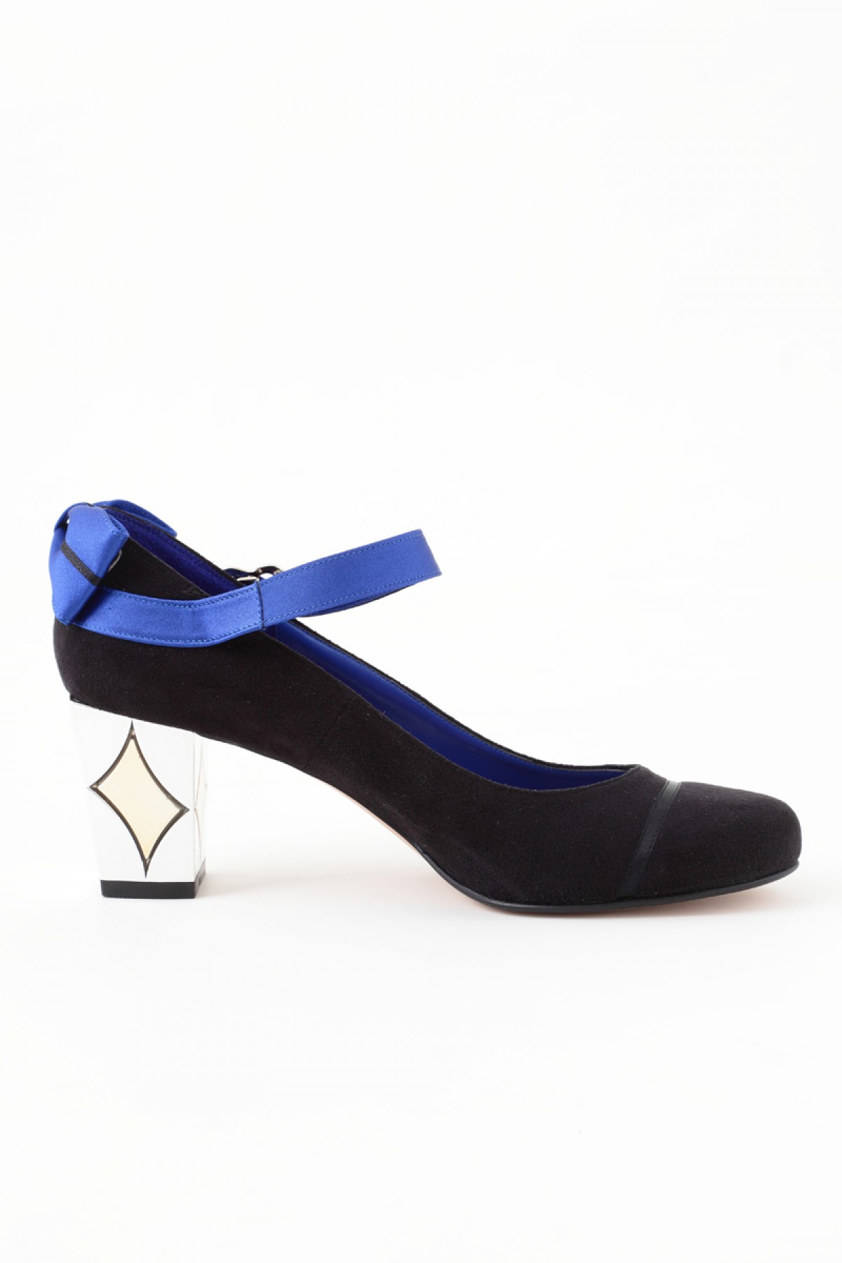 ＜フォト特集＞女性ラブライバー必見！『ラブライブ』μ’sモチーフのパンプスが登場