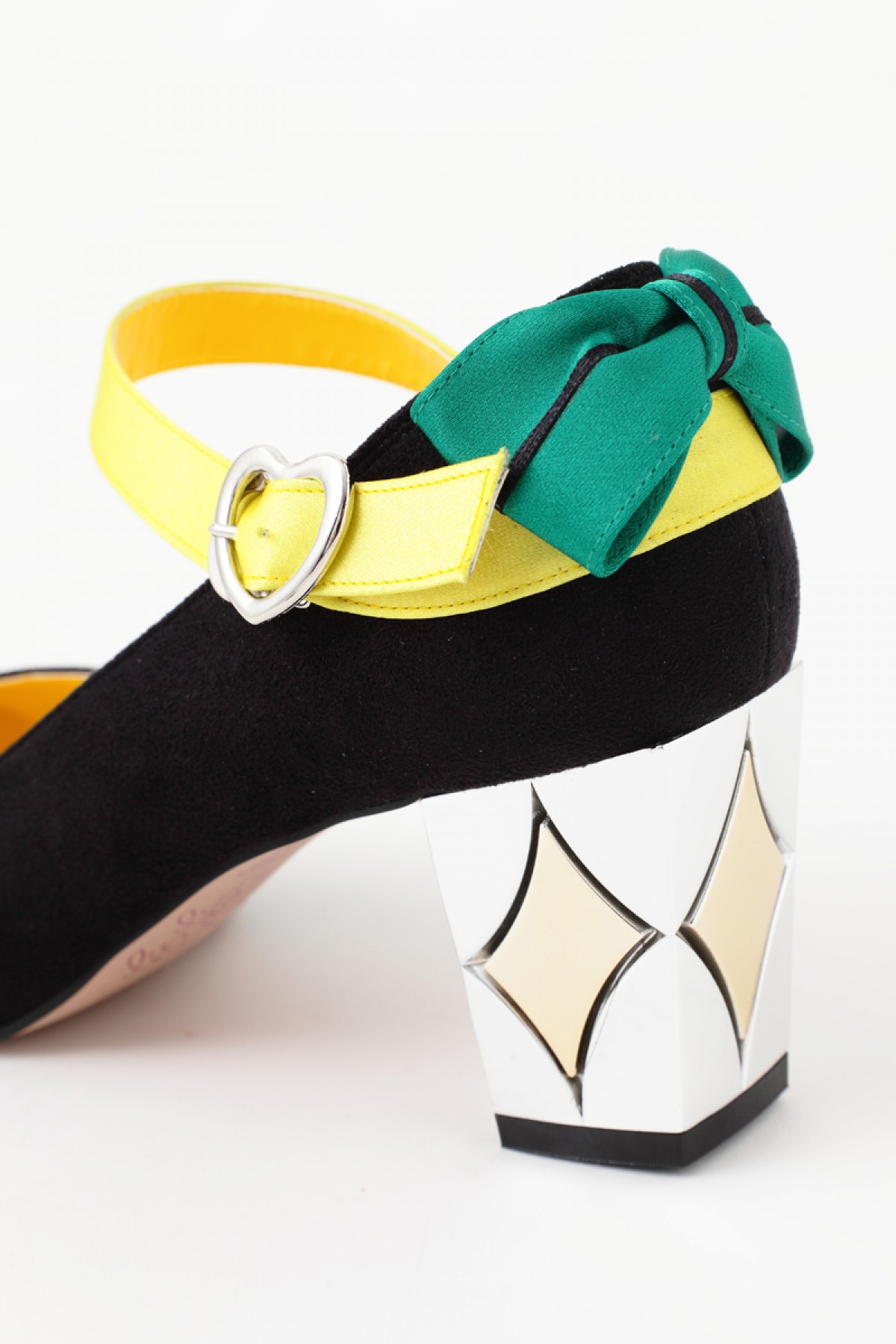 ＜フォト特集＞女性ラブライバー必見！『ラブライブ』μ’sモチーフのパンプスが登場