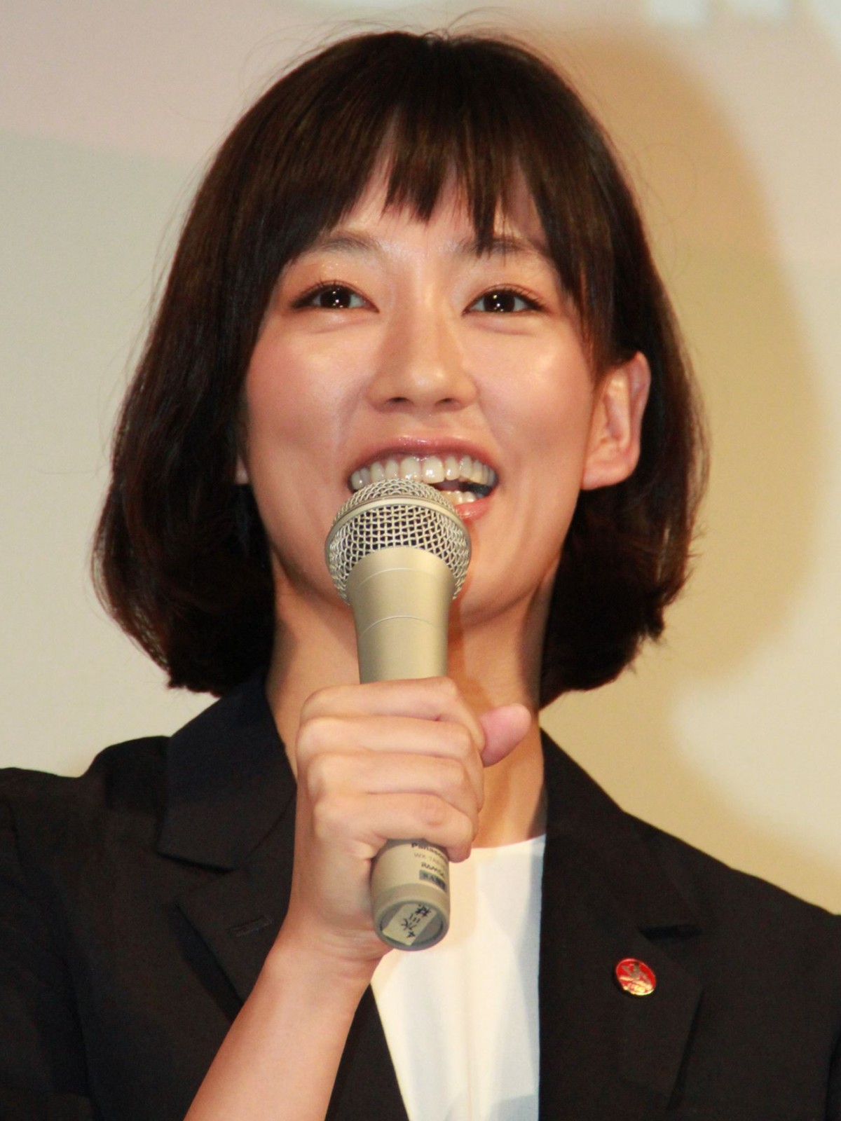 水川あさみ、『東京スカーレット~警視庁NS係』舞台挨拶に出席