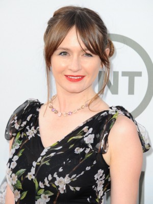 エミリー・モーティマー