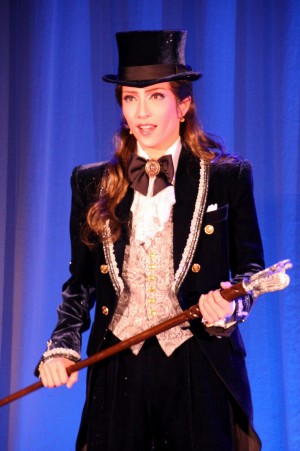 『伯爵令嬢‐ジュ・テーム、きみを愛さずにはいられない‐』制作発表会で行った、パフォーマンスの様子